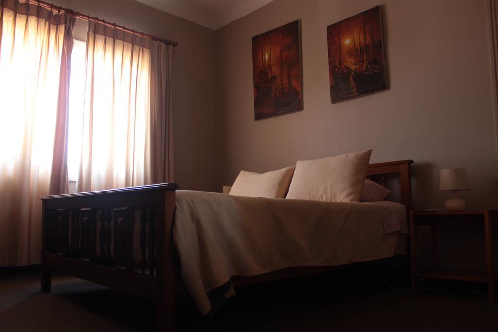 Alhambra Hotel San Antonio  Habitación foto